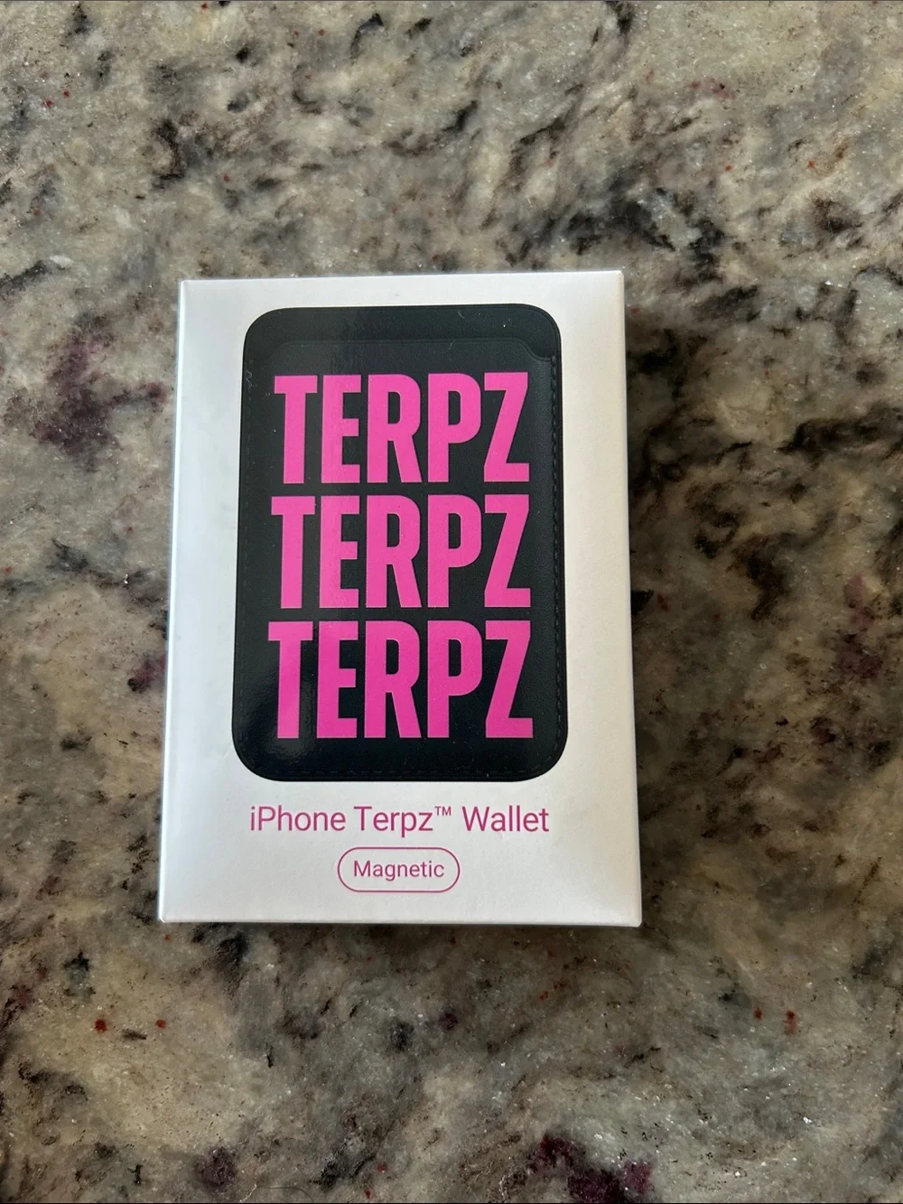 iPhone Magnetic Wallet - Pink on Black